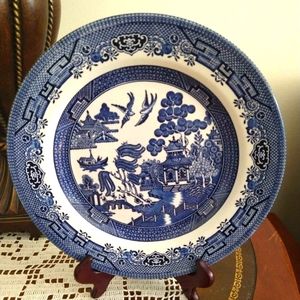 CHURCHILL ENGLAND BLUE WILLOW DINNER PLATE